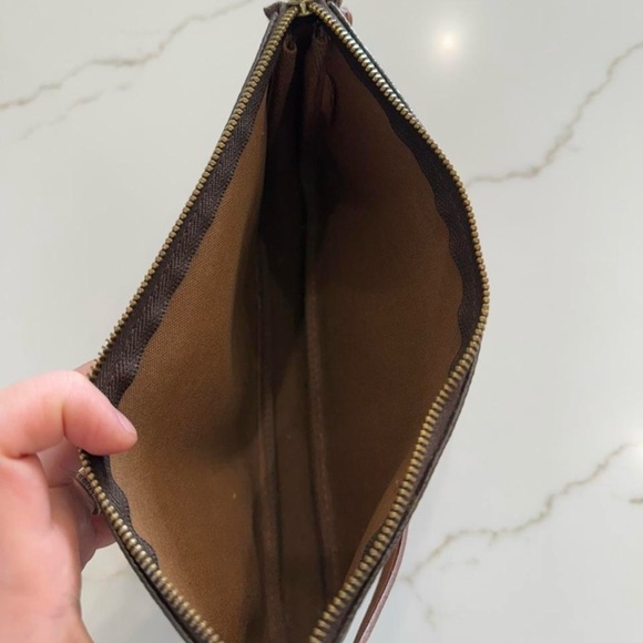 Louis Vuitton pochette Monogram Shoulder Bag gold hardware - Picture 6 of 7